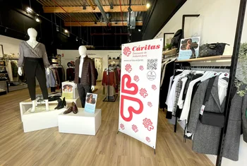 LUZ Shopping promueve la compra de textiles de segunda mano en el Black Friday