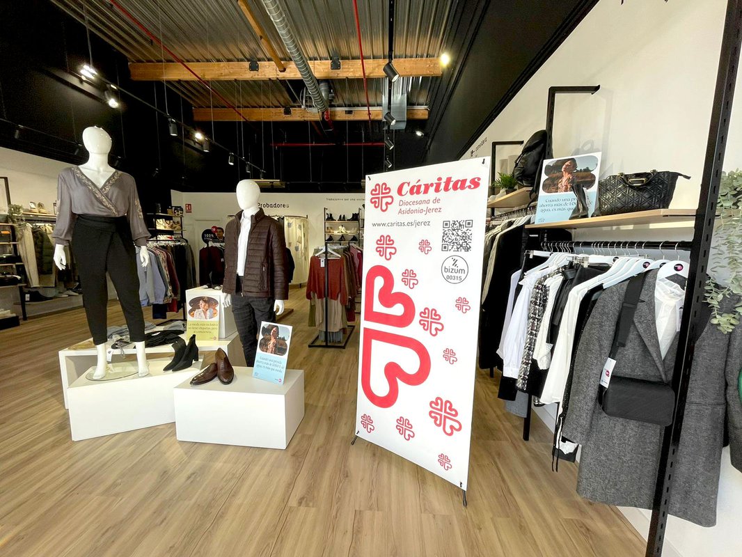 LUZ Shopping promueve la compra de textiles de segunda mano en el Black Friday