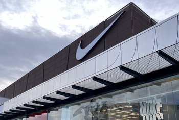 Puerto Venecia fortalece su oferta deportiva con la reapertura de Nike y Futbol Emotion