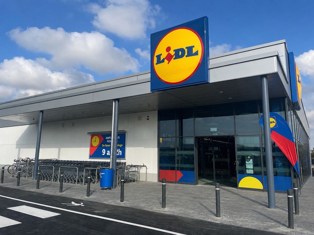 Lidl invierte 30 millones en abrir cuatro tiendas este verano