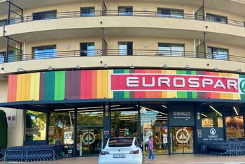 Valvi reforma dos supermercados Eurospar de la provincia de Girona