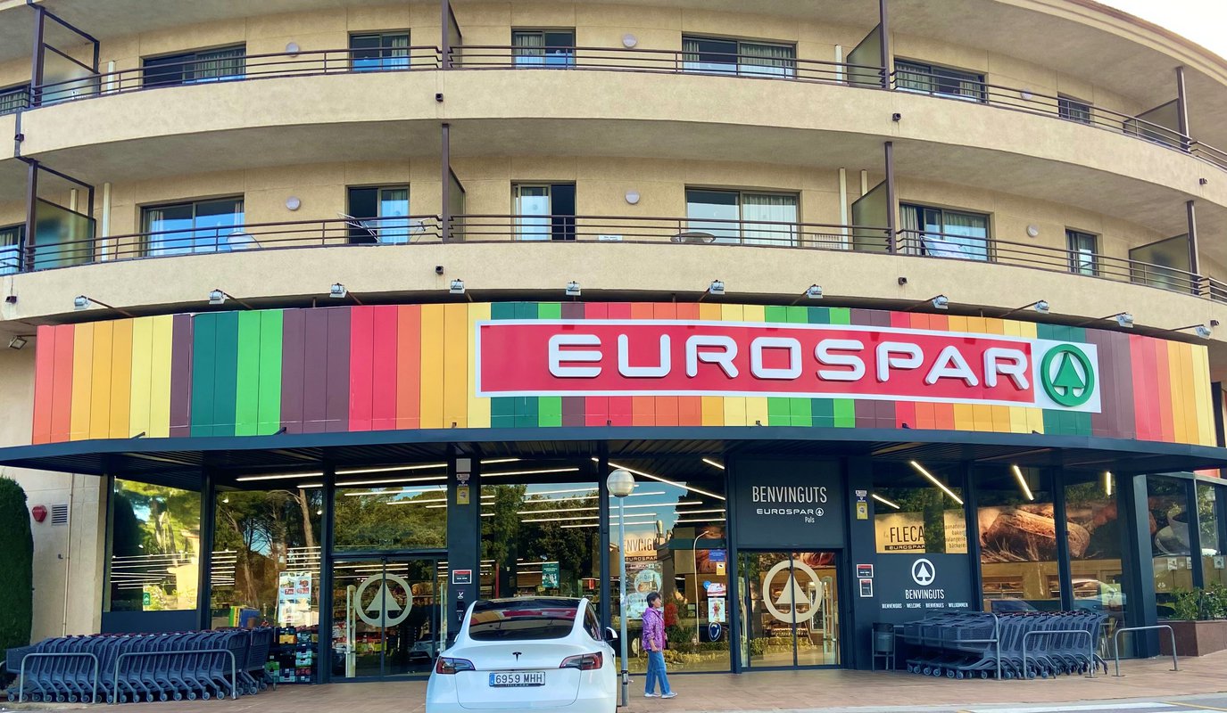 Valvi reforma dos supermercados Eurospar de la provincia de Girona