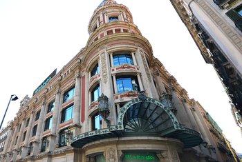 El Corte Inglés saca al mercado dos centros en Madrid y Barcelona por 400 millones