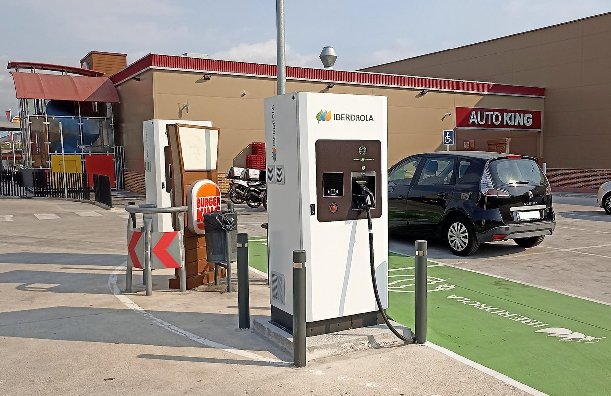 Nuevos puntos de recarga para vehículos eléctricos en Burger King