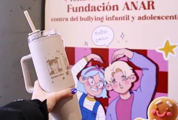 Quadernillos desarrolla una acción solidaria dentro de su agenda K-POP