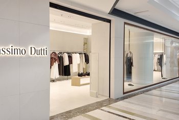 Inditex y Tous renuevan su imagen en Centro Oeste