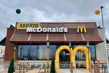 McDonald’s abre su primer restaurante en Oliva