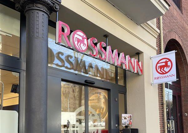 Rossmann amplía su presencia en Barcelona con una nueva tienda en Gran Via