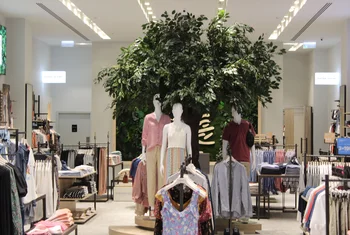 Springfield inaugura tienda en Dubai con el nuevo concepto Tree