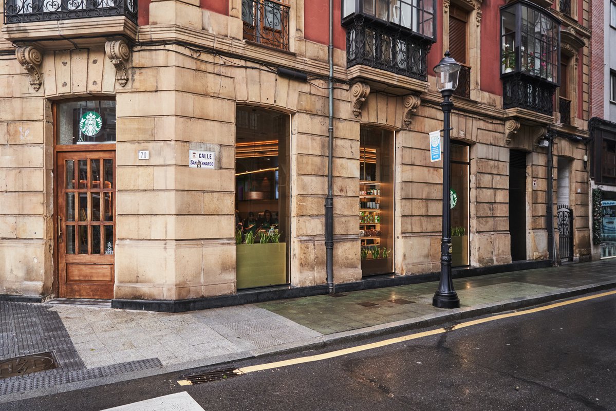 Starbucks debuta en Gijón