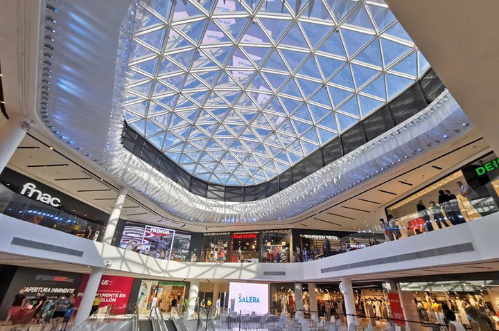 El centro comercial Salera pone en marcha un punto violeta