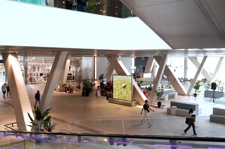 Vialia Estación de Vigo acoge la exposición de arte digital 'Sí a todo'