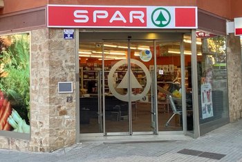 Valvi suma dos supermercados Spar en Girona