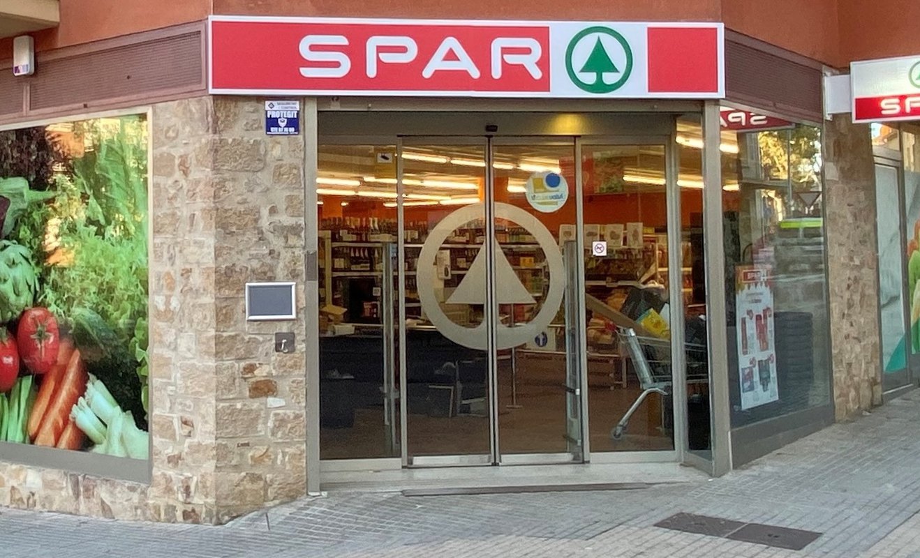 Valvi suma dos supermercados Spar en Girona
