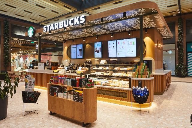 Starbucks se suma a la oferta de restauración de Fashion Outlet Sevilla