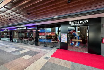 Tony Roma's elige Thader para estrenarse en Murcia