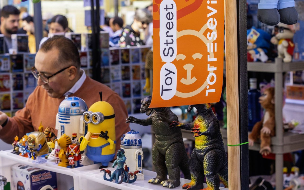 Torre Sevilla acoge el Toy Street Market con juguetes retro y actividades familiares
