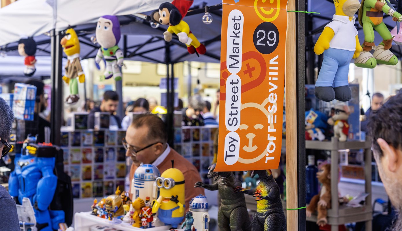 El "Toy Street Market" vuelve a Torre Sevilla con temática de Parque Jurásico