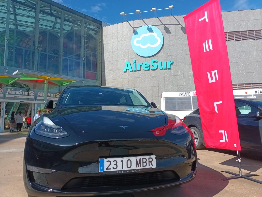 AireSur vuelve a probar los coches de Tesla