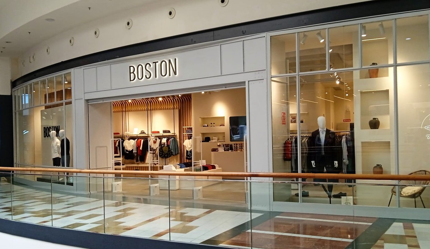 Boston abre una tienda en el centro comercial Portal de la Marina de Ondara