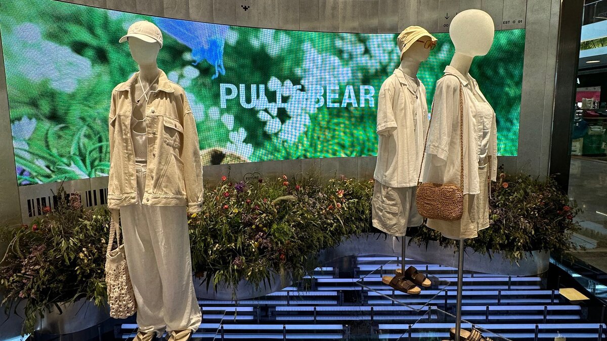 Pull&Bear renueva su concepto de tienda en Marineda City