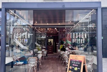 Tostón Bistró llena Vialia Vigo de sabor venezolano