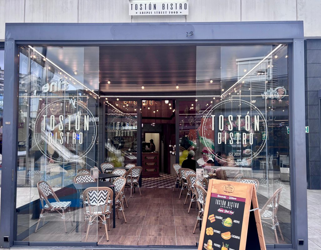 Tostón Bistró llena Vialia Vigo de sabor venezolano