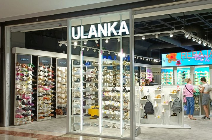 Ulanka abre puertas en - Revista Centros Comerciales