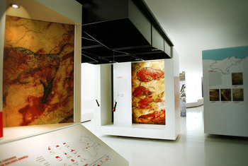 La exposición “Cantabria Rupestre” se instala en Valle Real