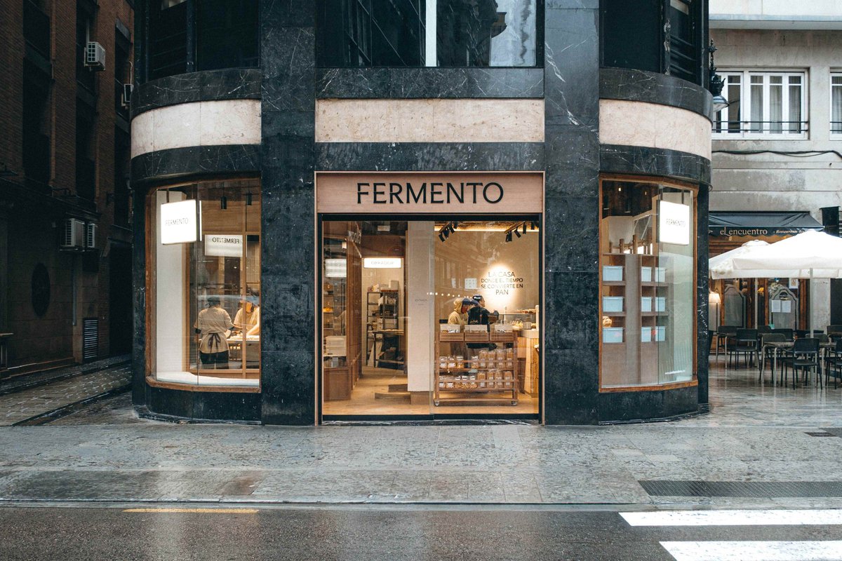Fermento inaugura su primera panadería en Murcia