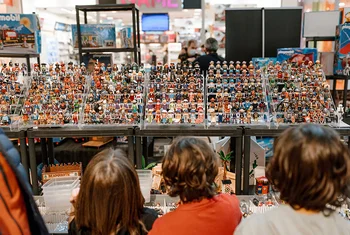 Nostálgicos y amantes del 'vintage' tienen una cita en el Mercado del Juguete de Vallsur