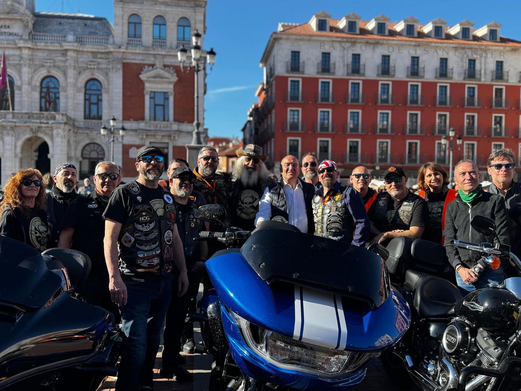 El rugido de las Harley-Davidson llega a las fiestas de Valladolid