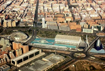 El sector de la moda ocupa el 55% de la zona prime de Valencia