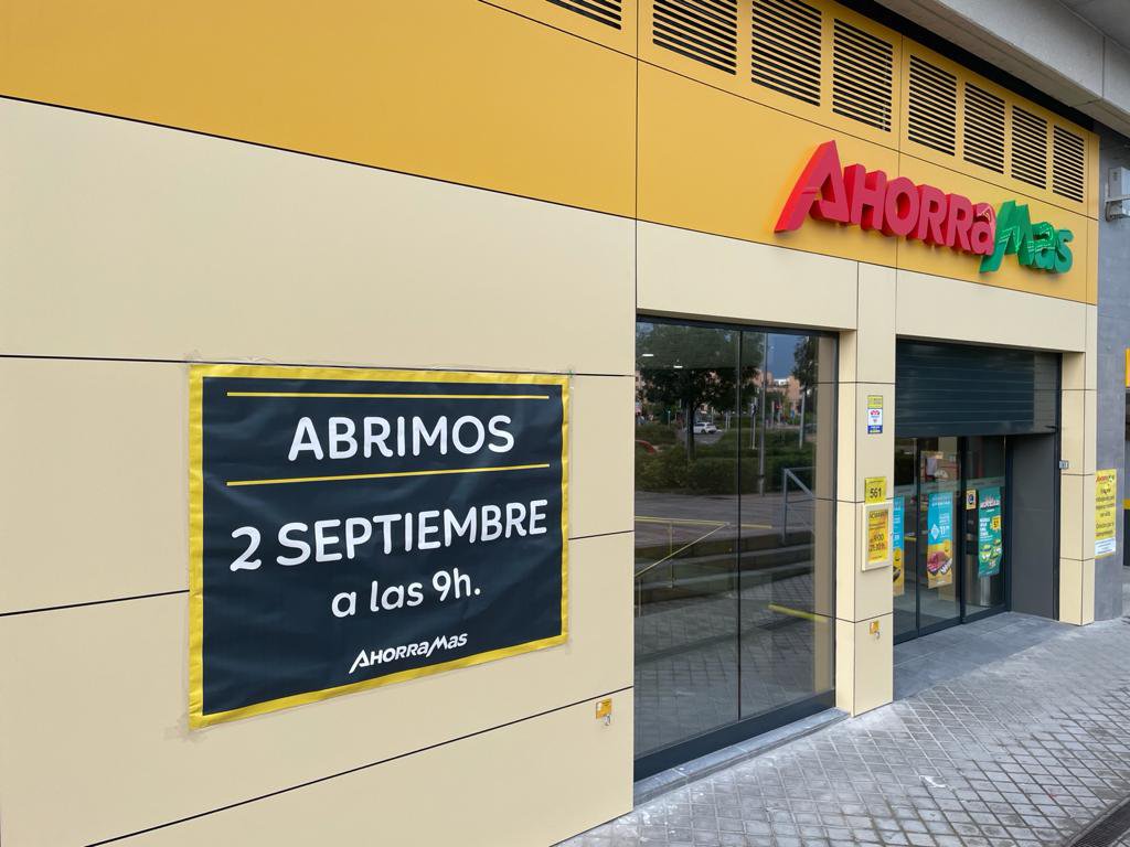 AhorraMas reabre dos tiendas en Madrid