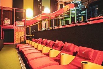 Abre la sala junior de los cines de Ànecblau