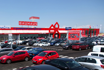 Bauhaus fomenta la movilidad eléctrica de la mano de Eranovum