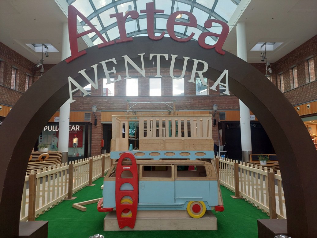 El parque de aventuras de Artea estará abierto hasta el 3 de septiembre