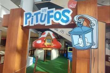 Larios Centro acoge el tour oficial de Los Pitufos