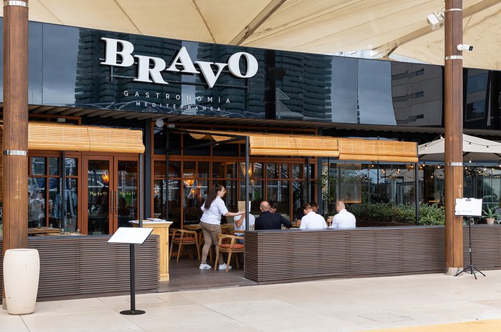 El restaurante Bravo abre sus puertas en Diagonal Mar