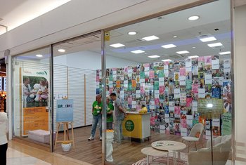 Miramar habilita un punto de recogida de ropa para la Fundación Cudeca