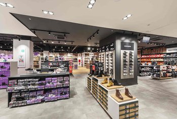 Deichmann inaugura una nueva tienda en el centro comercial El Saler