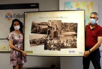 L’Aljub dona fotos antiguas de Elche al Museo Escolar de Pusol