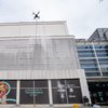 Vallsur incorpora drones para limpiar su fachada por primera vez