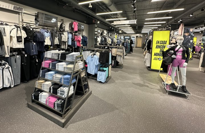 JD estrena su nuevo concepto de tienda en Vallsur