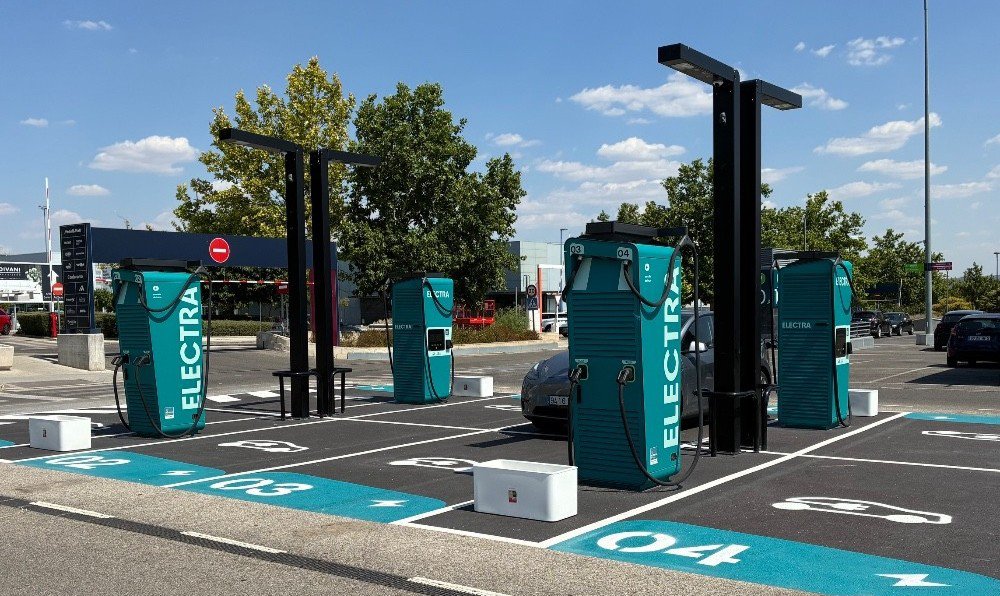 Electra instala una estación de recarga ultrarrápida en Rivas Futura
