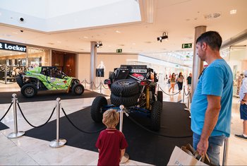 Puerto Venecia en modo rally con el rugido de los motores