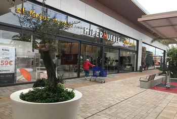 Hipermueble se instala en el centro comercial Carrefour Los Patios