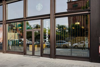 Starbucks inaugura un nuevo establecimiento en Barcelona