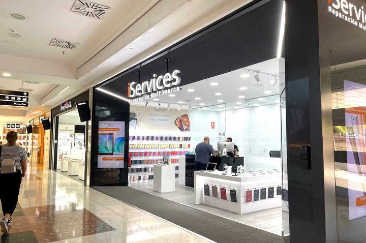 iServices abre su primera tienda en España en el centro comercial Meridiano