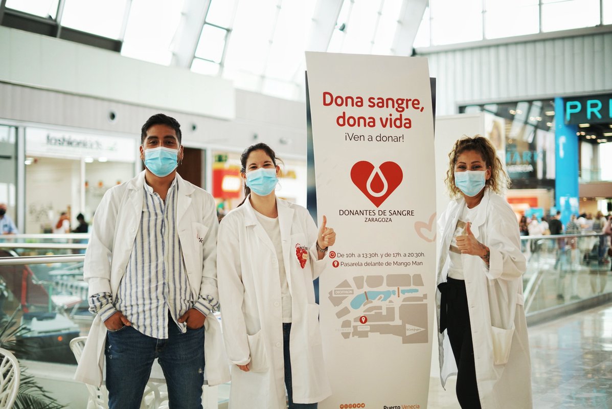 Puerto Venecia reúne a medio centenar de donantes de sangre